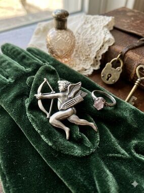 Vintage Cherub Cupid Brooch Pin in Antique Silver Tone Pewter or unmarked Silver